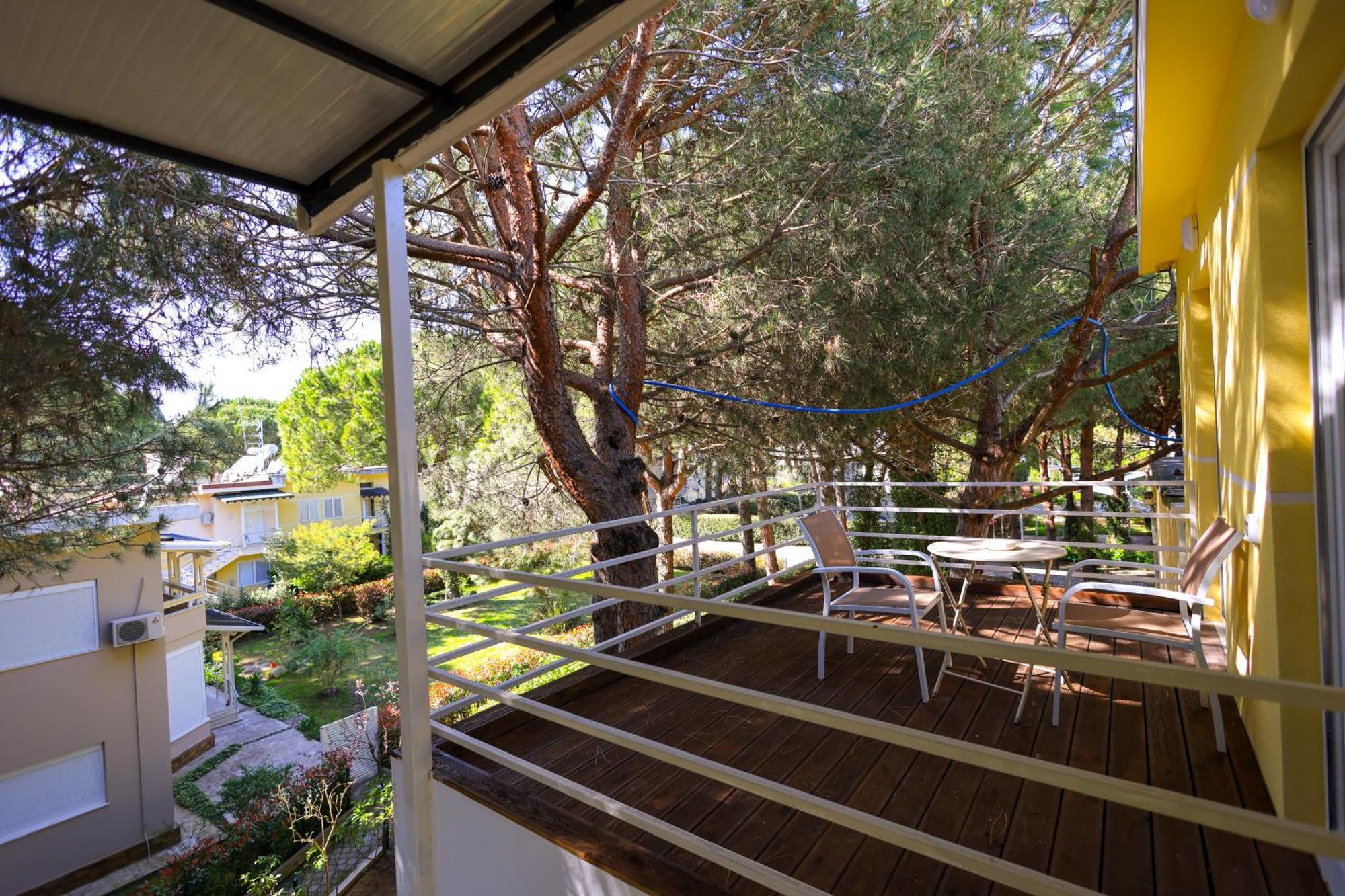 Grandstay Villa Perla Resort Durres Bagian luar foto