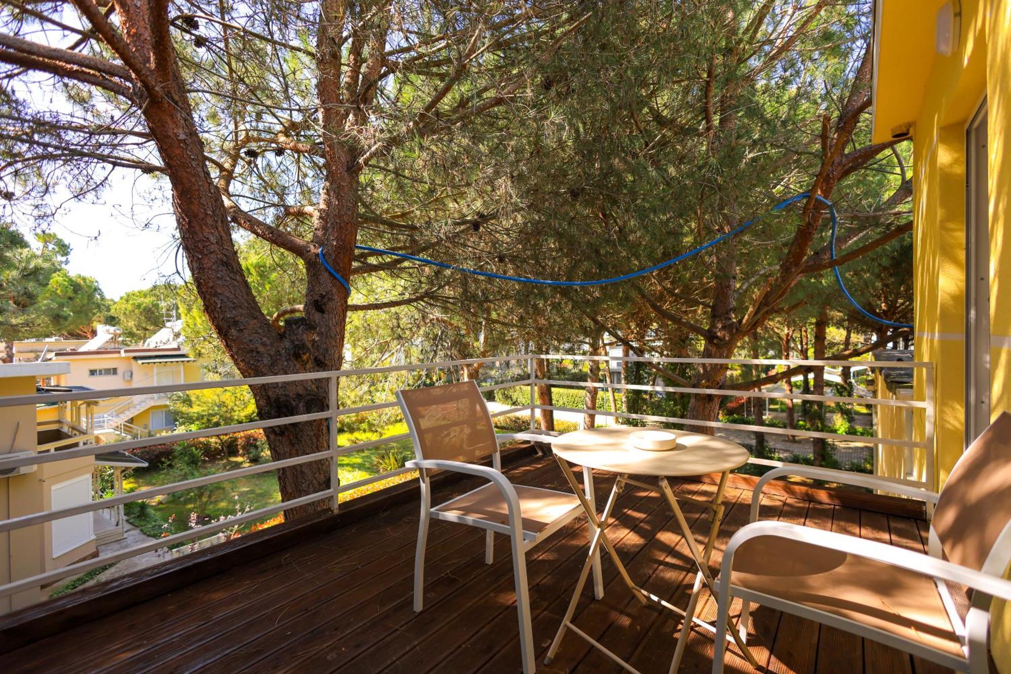 Grandstay Villa Perla Resort Durres Bagian luar foto