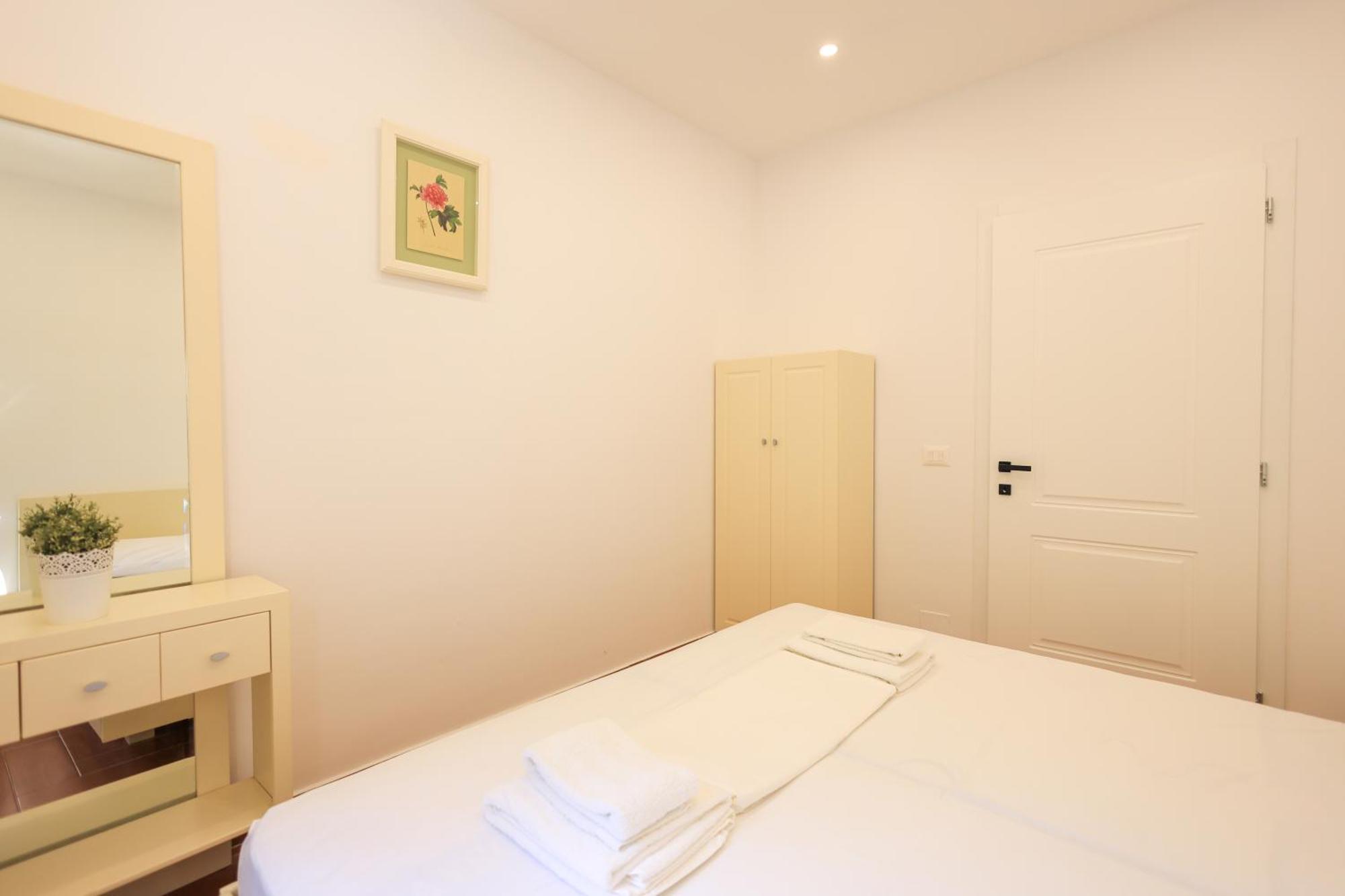 Grandstay Villa Perla Resort Durres Bagian luar foto