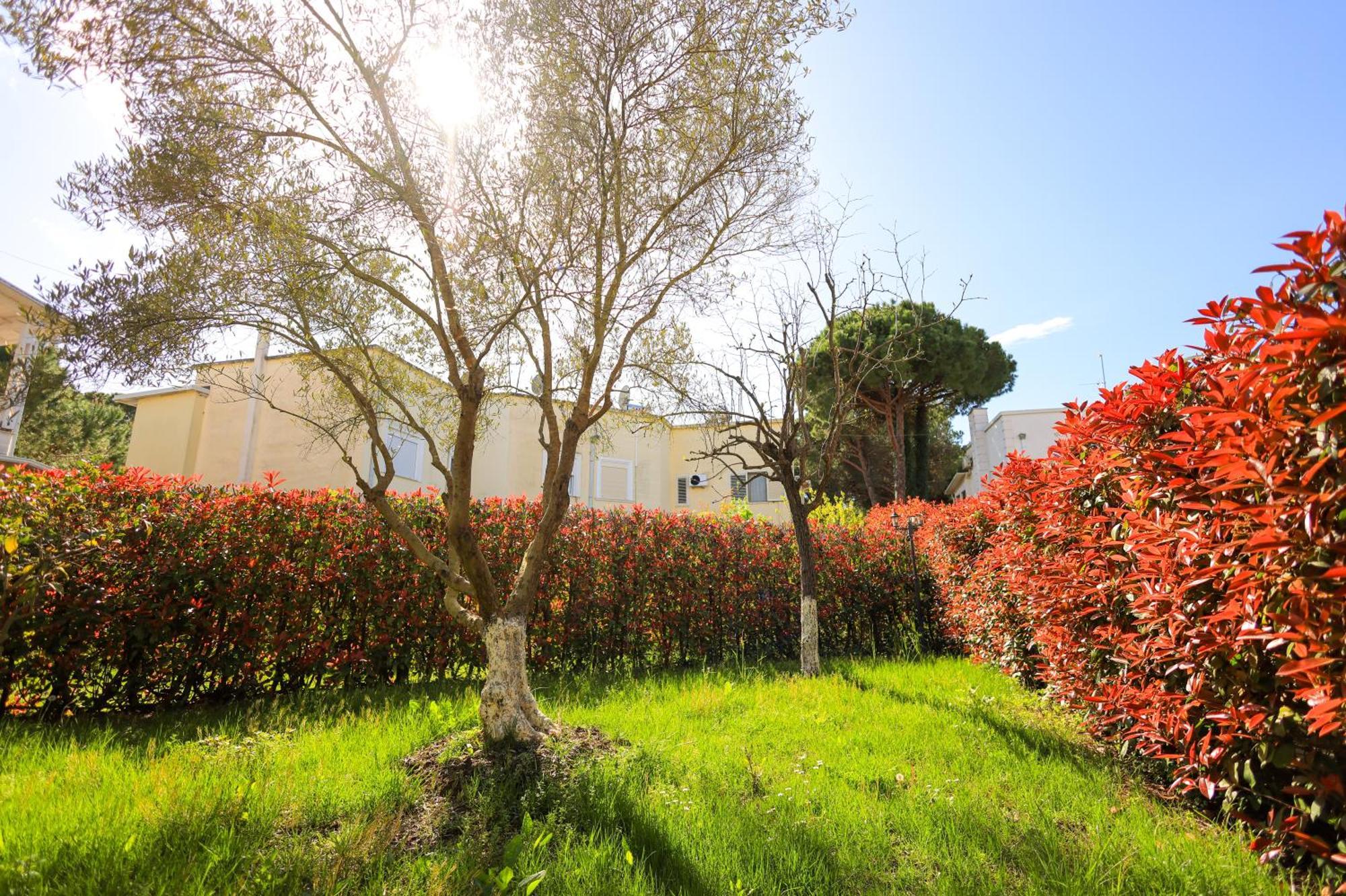 Grandstay Villa Perla Resort Durres Bagian luar foto