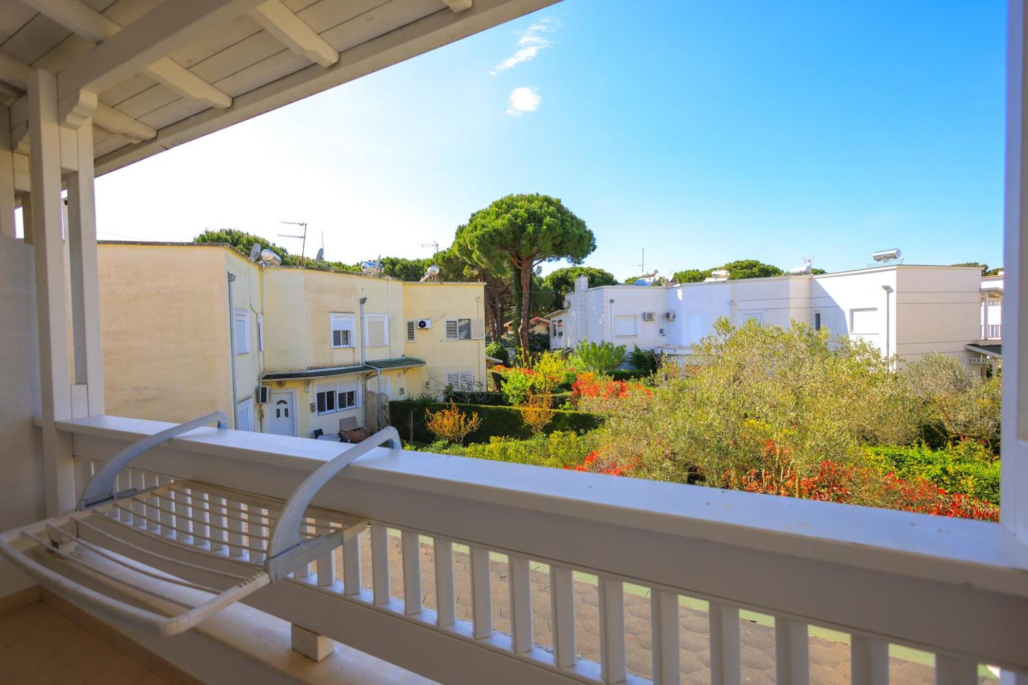 Grandstay Villa Perla Resort Durres Bagian luar foto