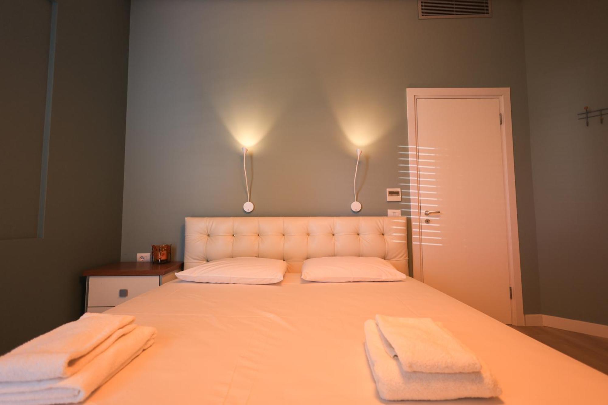 Grandstay Villa Perla Resort Durres Bagian luar foto